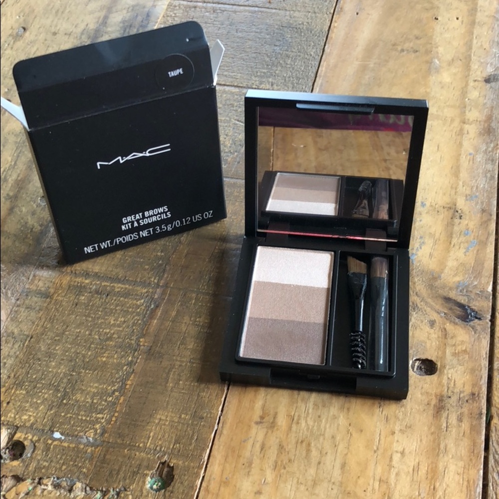 Mac great brows kit in taupe